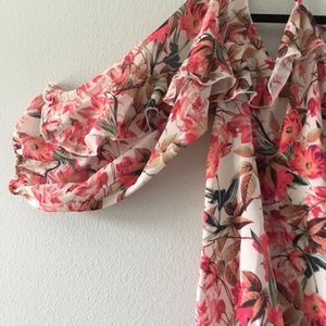 NWT GIANNI BINI Women top blouse